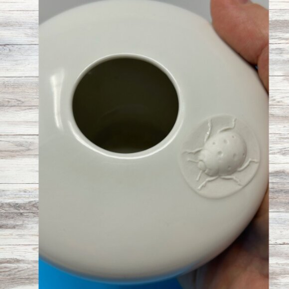 Vintage Tirschenreuth Vase Shallow Bowl Shaped Vase with Raised Ladybug - Picture 2 of 5